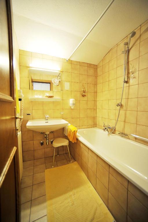 Thermal-Badhotel Kirchler Tux Chambre photo