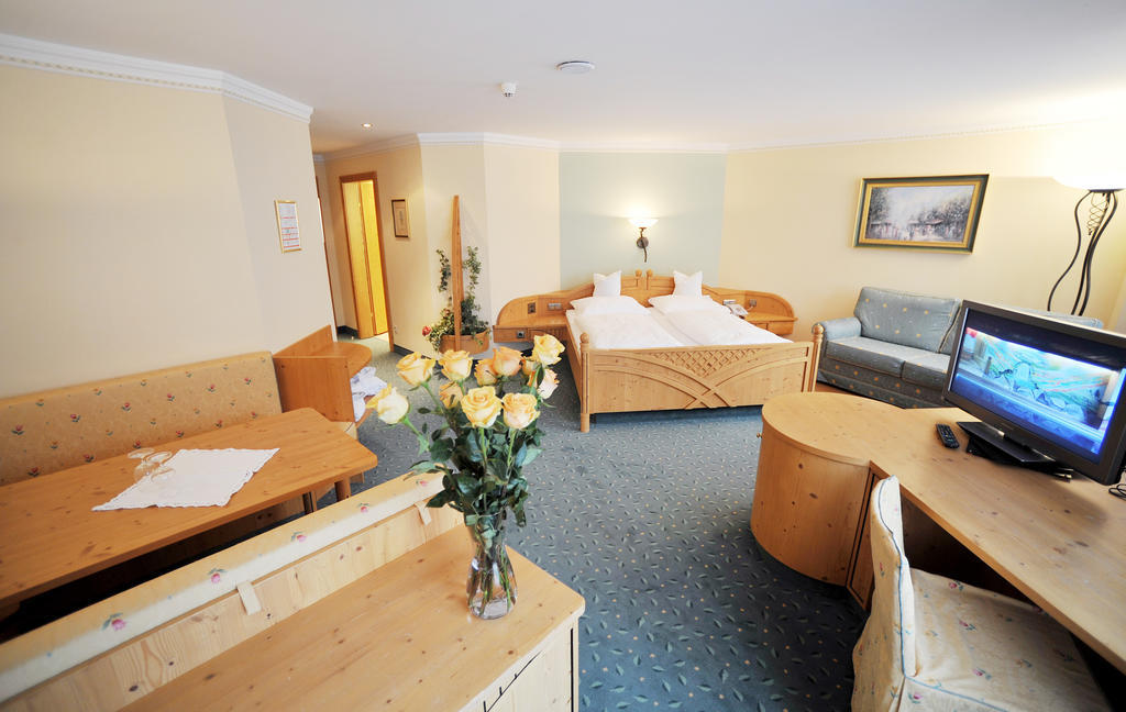 Thermal-Badhotel Kirchler Tux Chambre photo