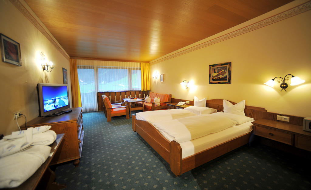 Thermal-Badhotel Kirchler Tux Chambre photo