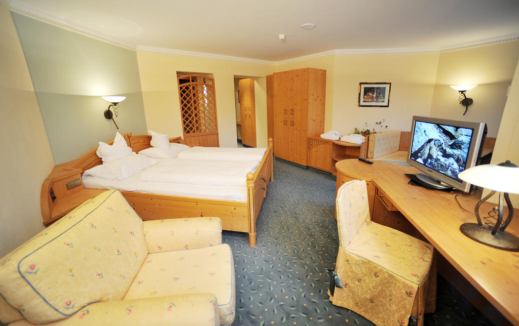 Thermal-Badhotel Kirchler Tux Chambre photo
