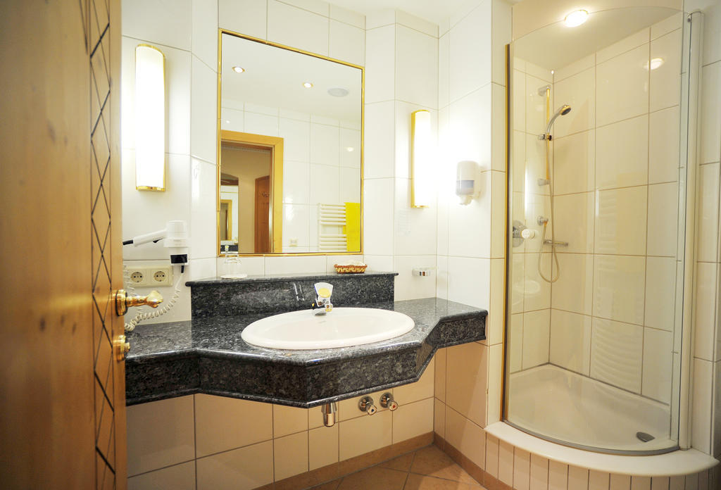 Thermal-Badhotel Kirchler Tux Chambre photo